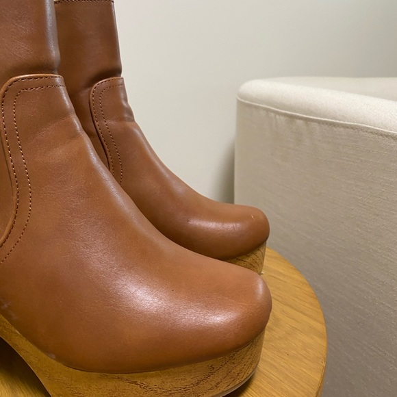 Universal Thread Women's Size 7 Cognac Brown Memory Foam Heel Booties - Picture 6 of 10